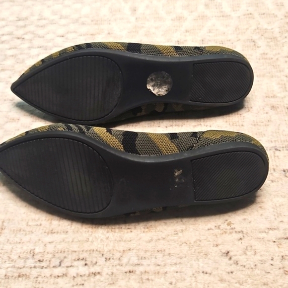 Steven By Steve Madden Reed Knit Camouflage Pointed Toe Flats - Picture 6 of 6